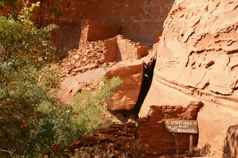 Initial View of the Indian Ruins of Palatki Heritage Place.